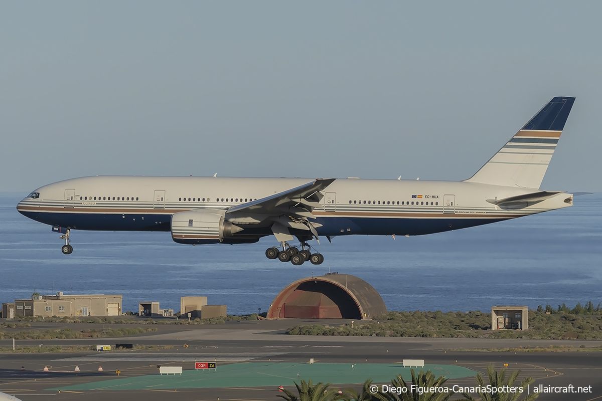 EC-MUA (25824) 2001 Boeing 777-212ER