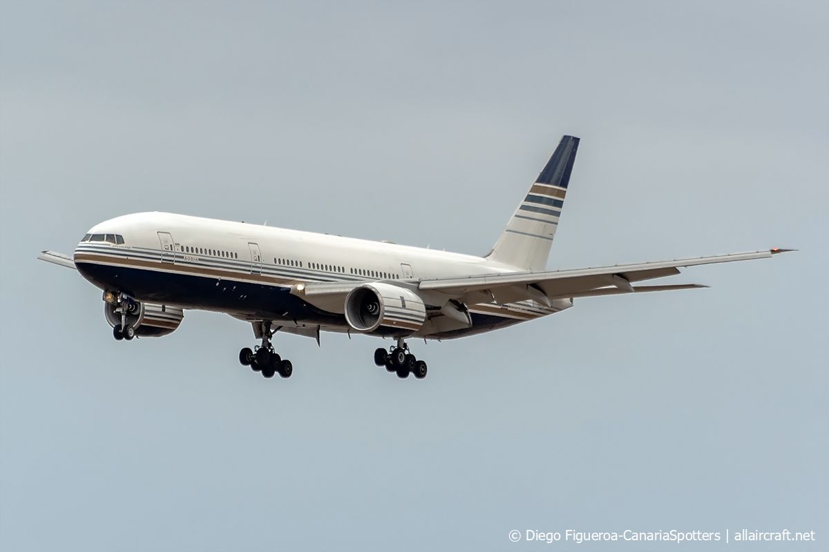 EC-MUA (25824) 2001 Boeing 777-212ER