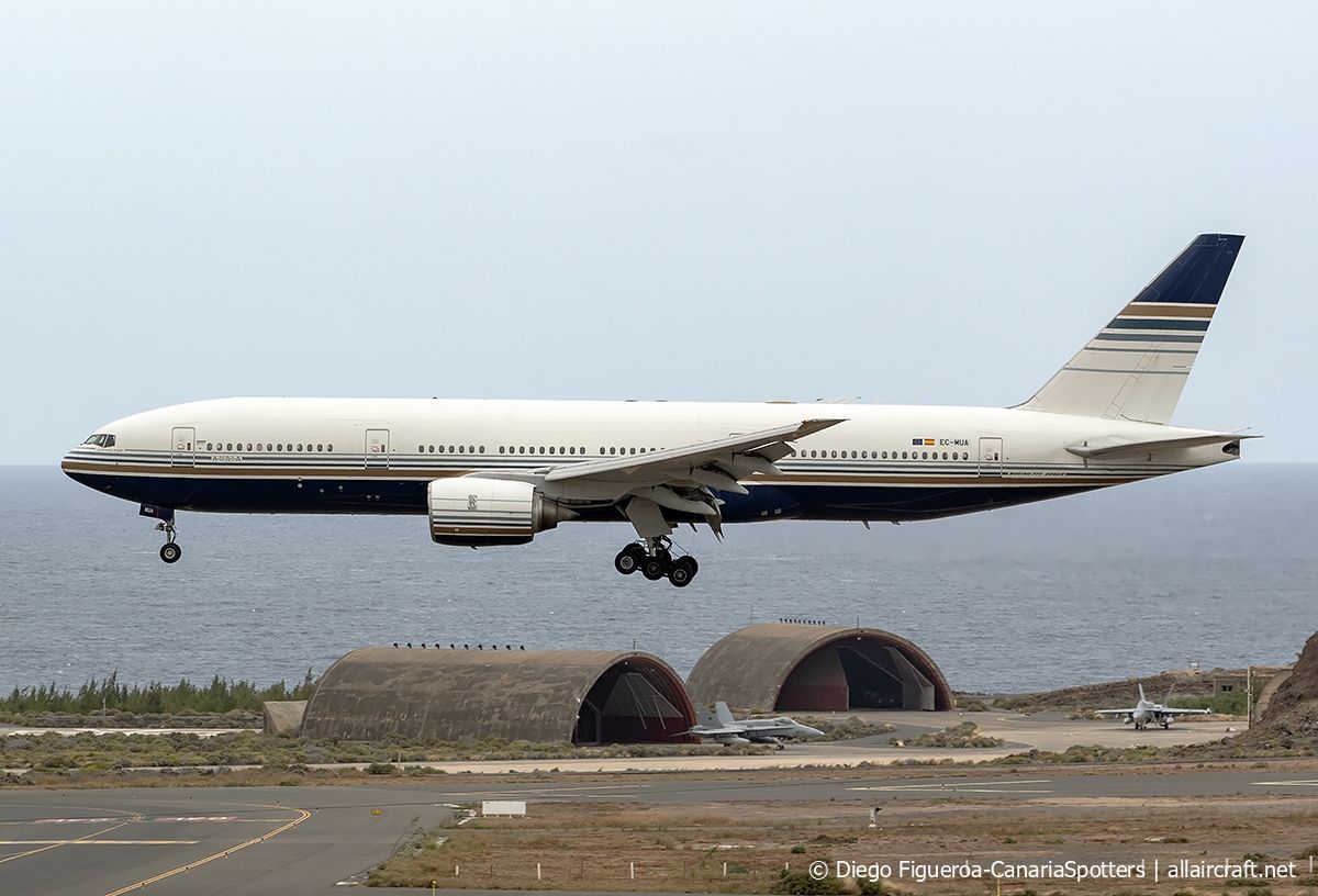 EC-MUA (28524) 2001 Boeing 777-212ER