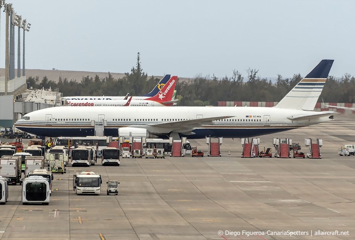 EC-MUA (28524) 2001 Boeing 777-212ER