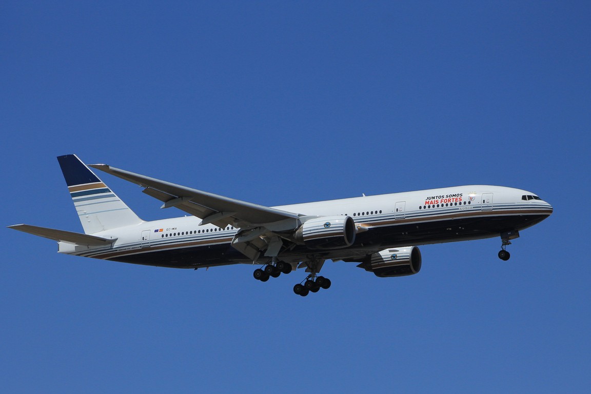EC-MIA (28685) 2002 Boeing 777-28E(ER)