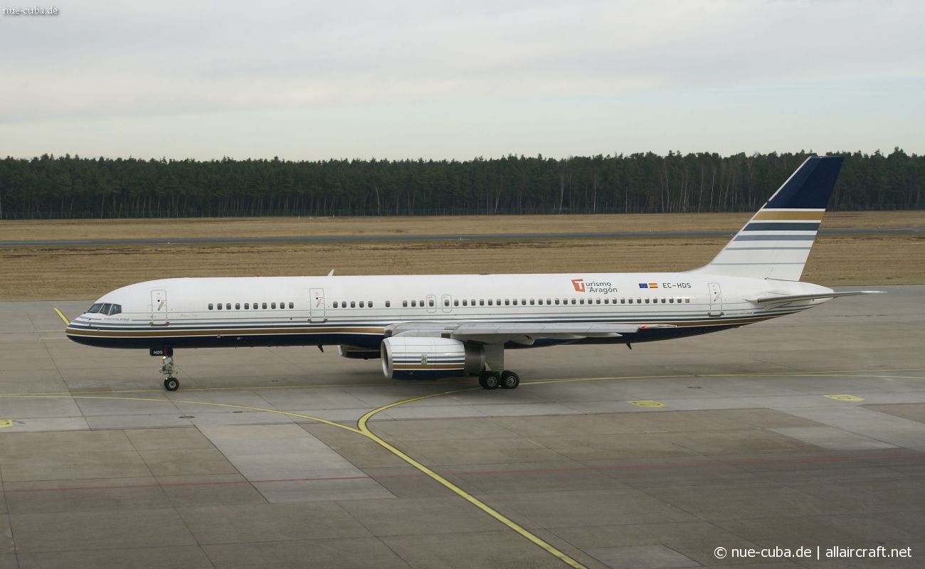EC-HDS (26252) 1999 Boeing 757-256