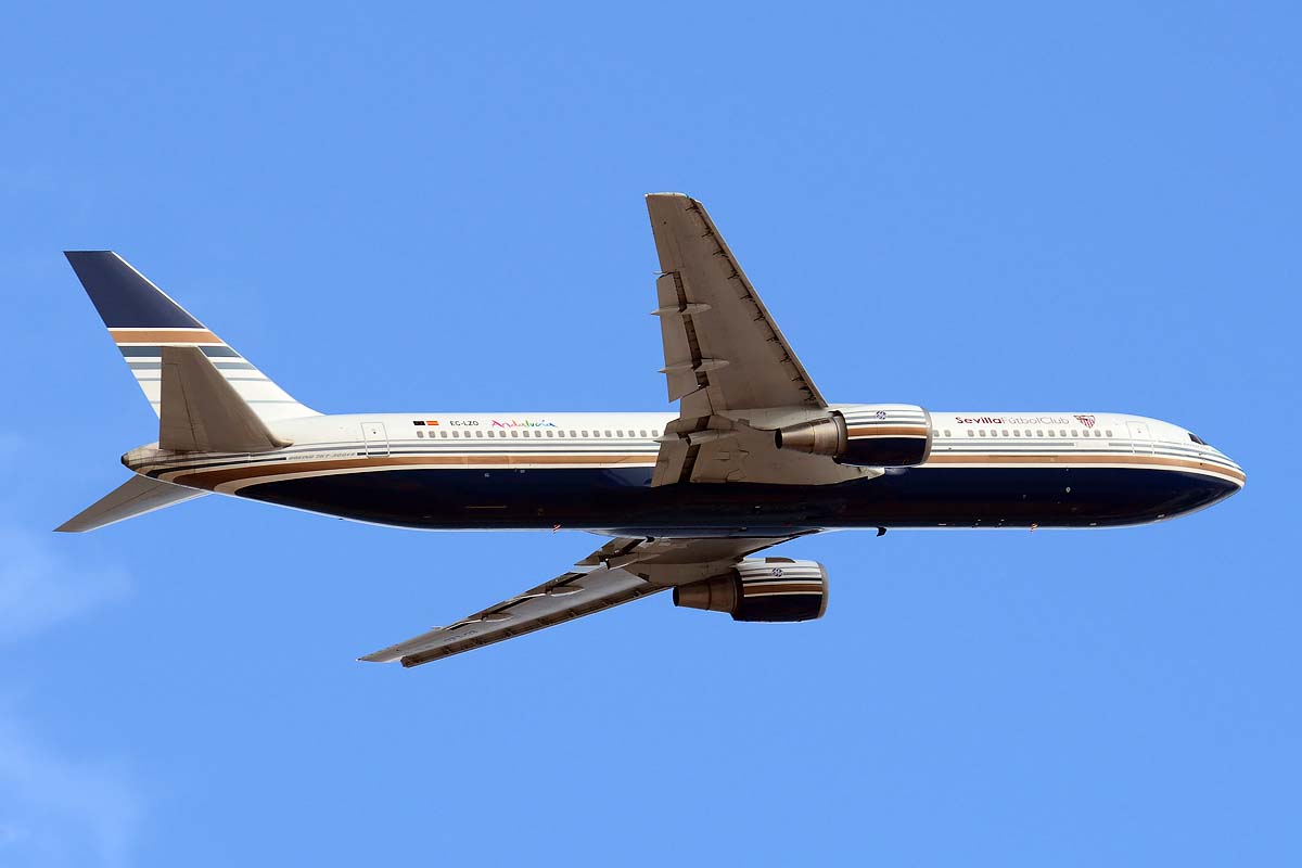 EC-LZO (27902) 1995 Boeing 767-35D(ER)