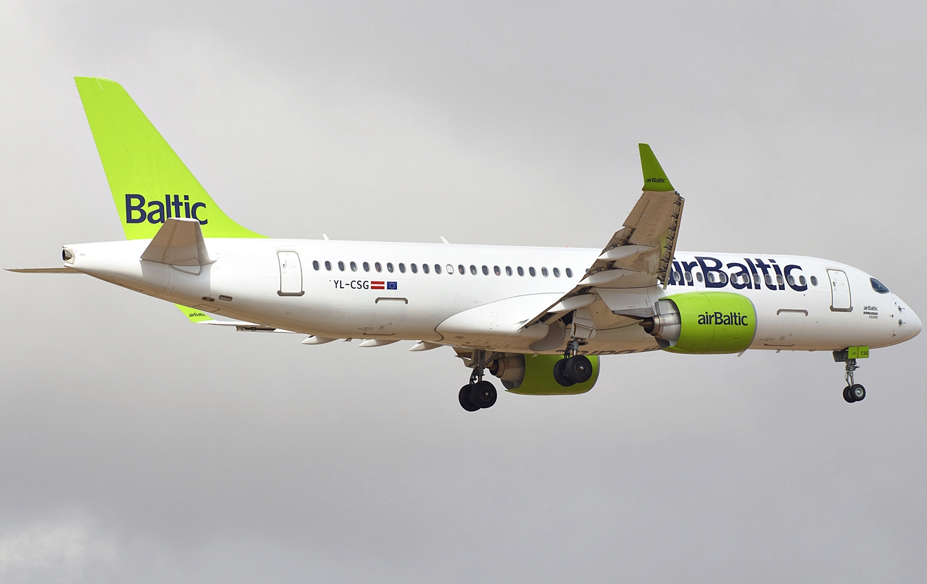 YL-CSG (55009) 2017 Bombardier CS300