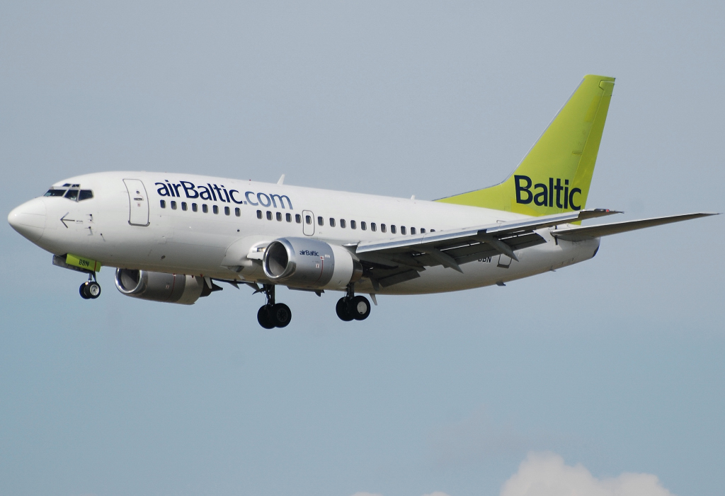 YL-BBN (cn 26683) Boeing 737-522