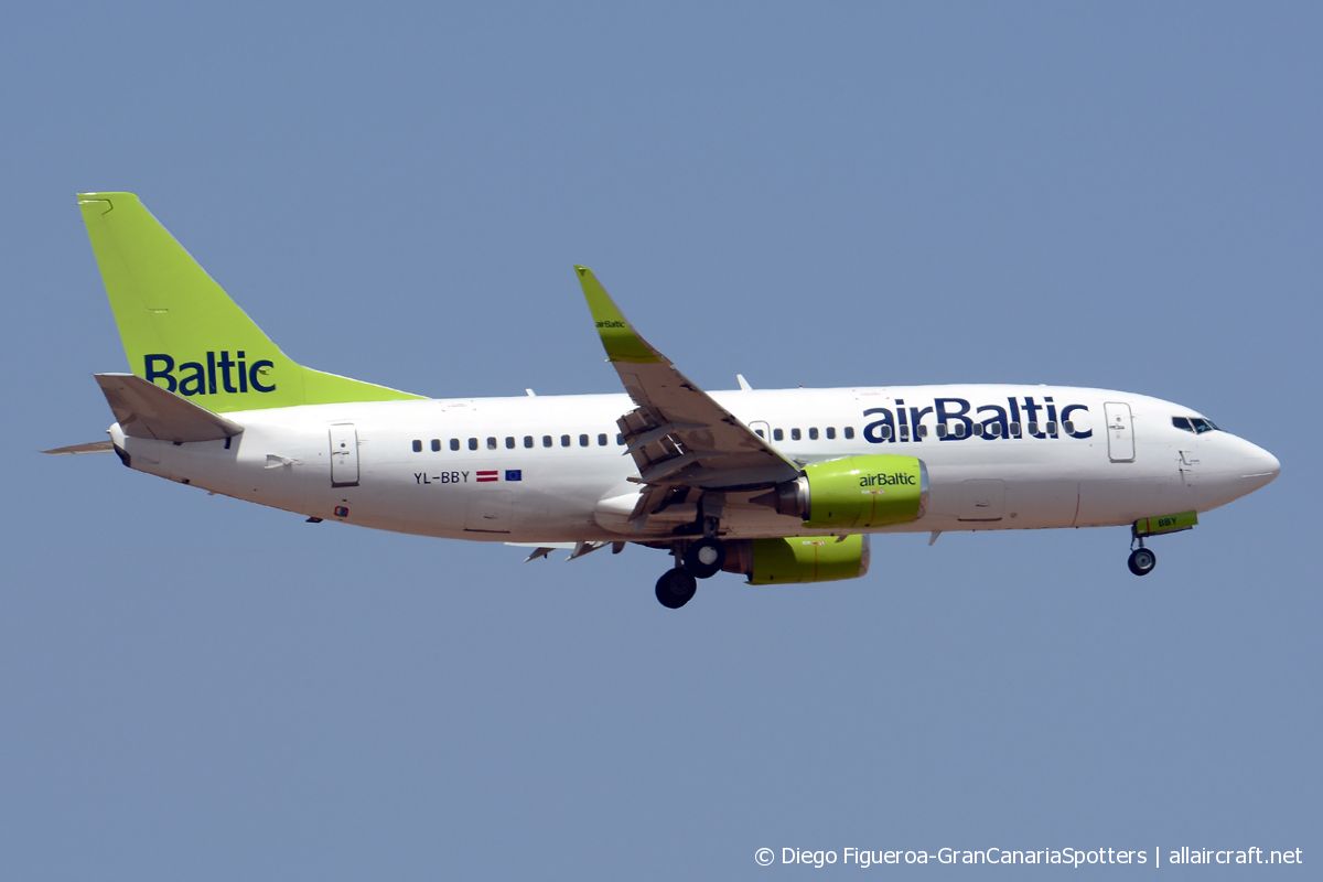 YL-BBY (30335) 1999 Boeing 737-36Q(WL)