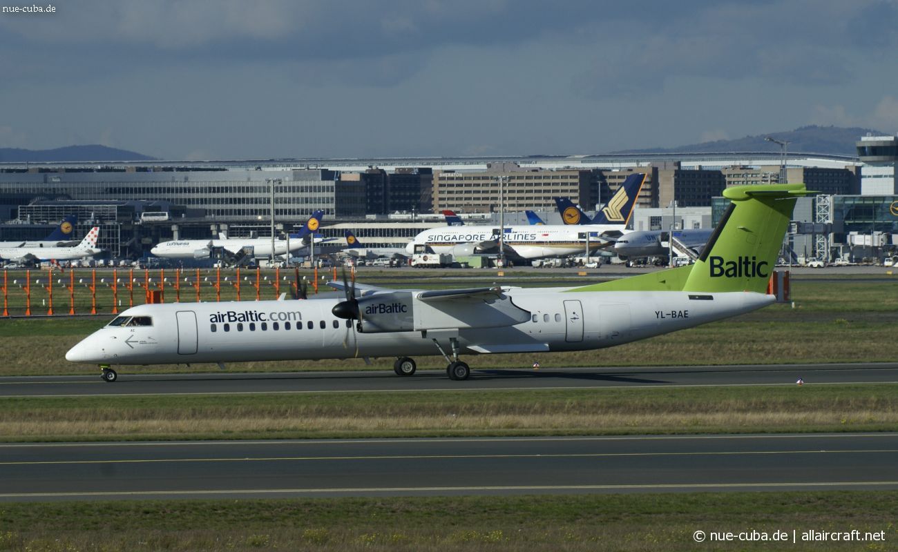 YL-BAE (cn 04289) Dash 8-Q402