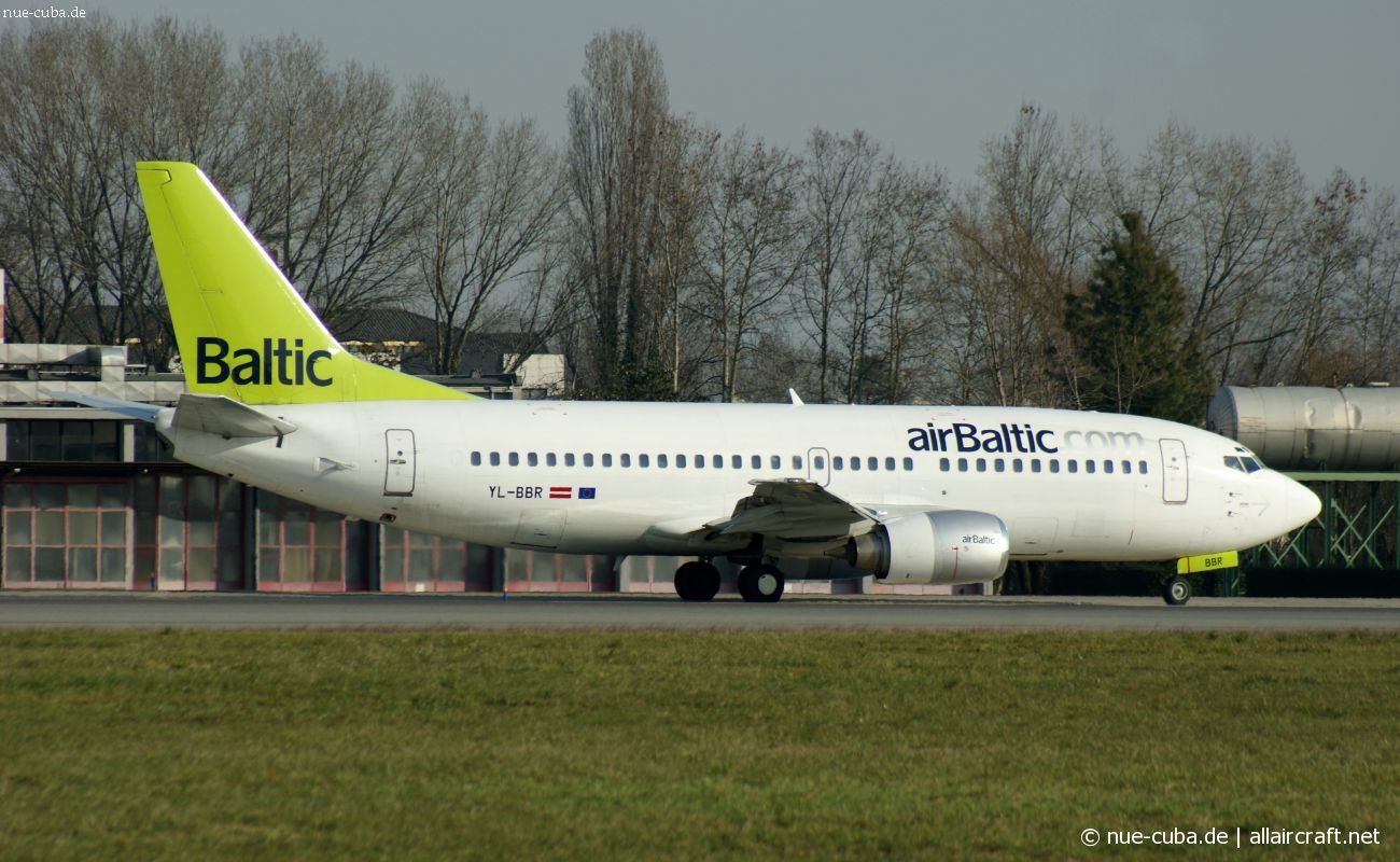 YL-BBR (29266) 1998 Boeing 737-31S