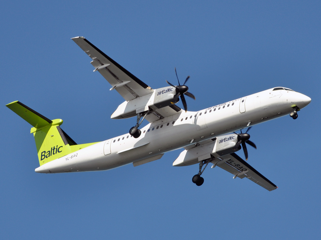 YL-BAQ (cn 04313) Dash 8-Q402