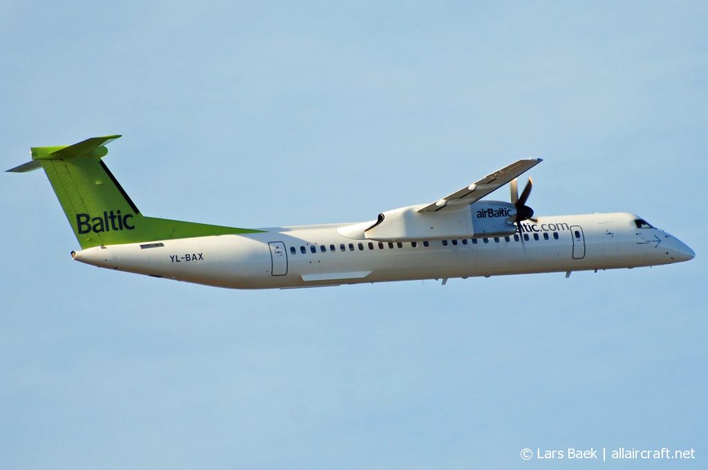 YL-BAX (4324) 2010 Bombardier Dash 8-Q402