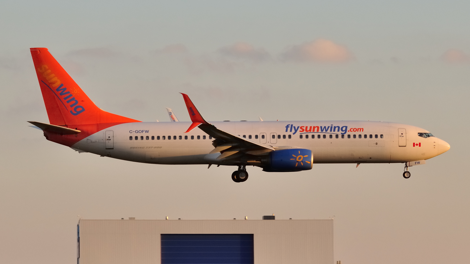 C-GOFW · Boeing 737-8BK(WL) · (YUL / CYUL)