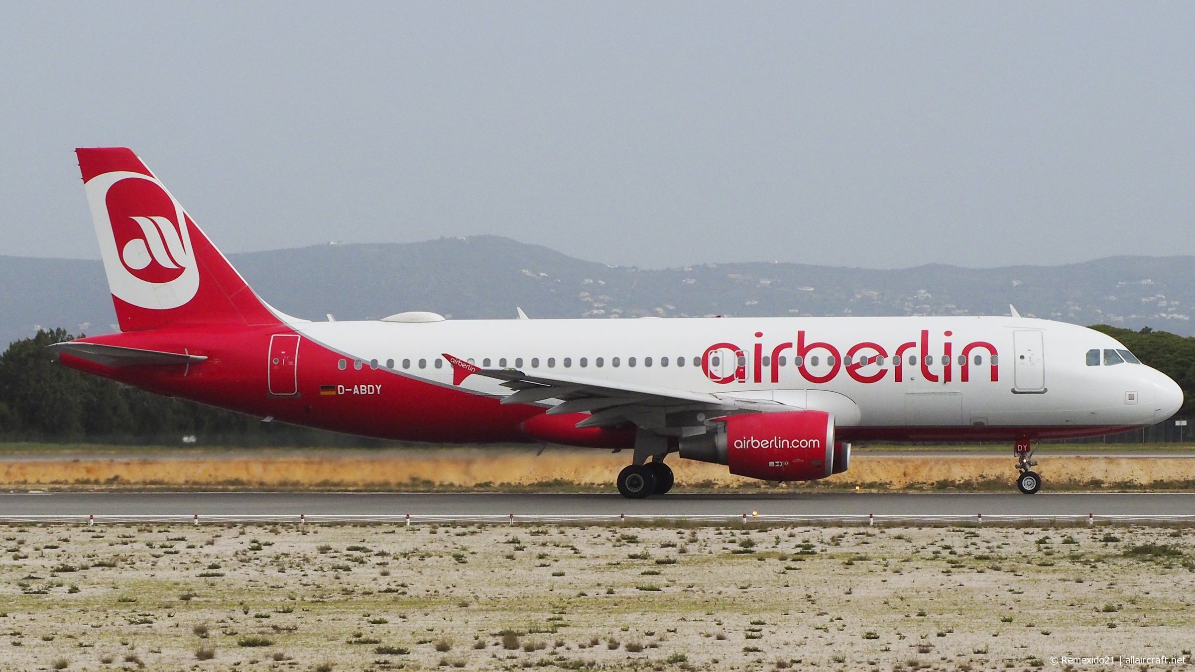 D-ABDY · Airbus A320-214 · (FAO / LPFR)