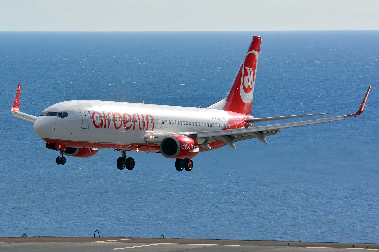 D-ABBK (cn 33013) Boeing 737-8BK