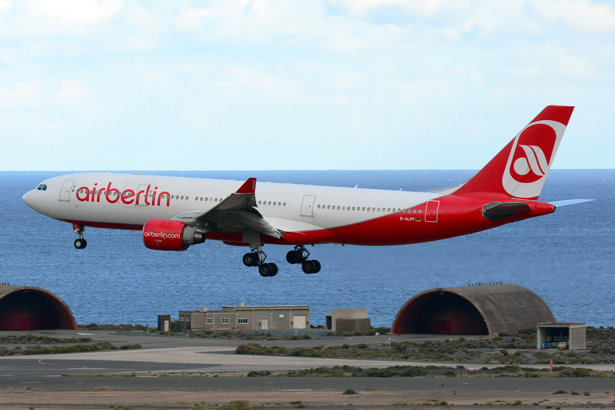 D-ALPF (476) 2002 Airbus A330-223