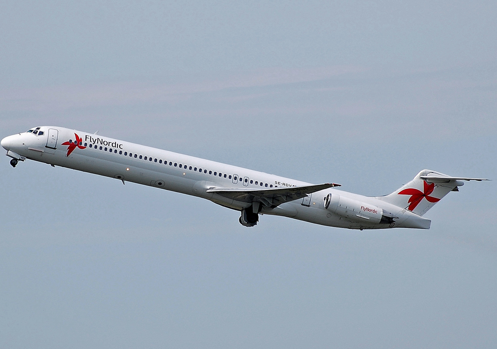 SE-RDV (49574) McDonnell Douglas MD-83