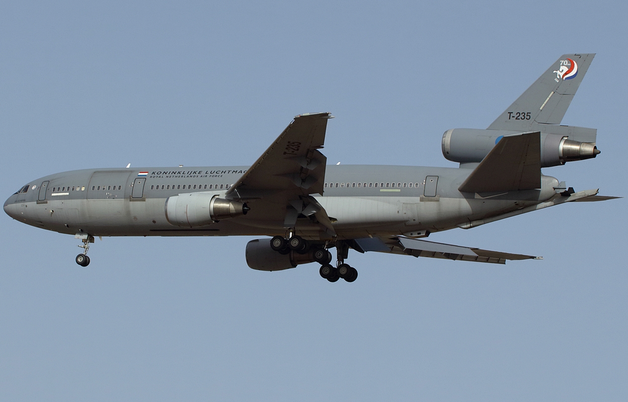T-235 · McDonnell Douglas KDC-10-30CF · (LPA / GCLP)
