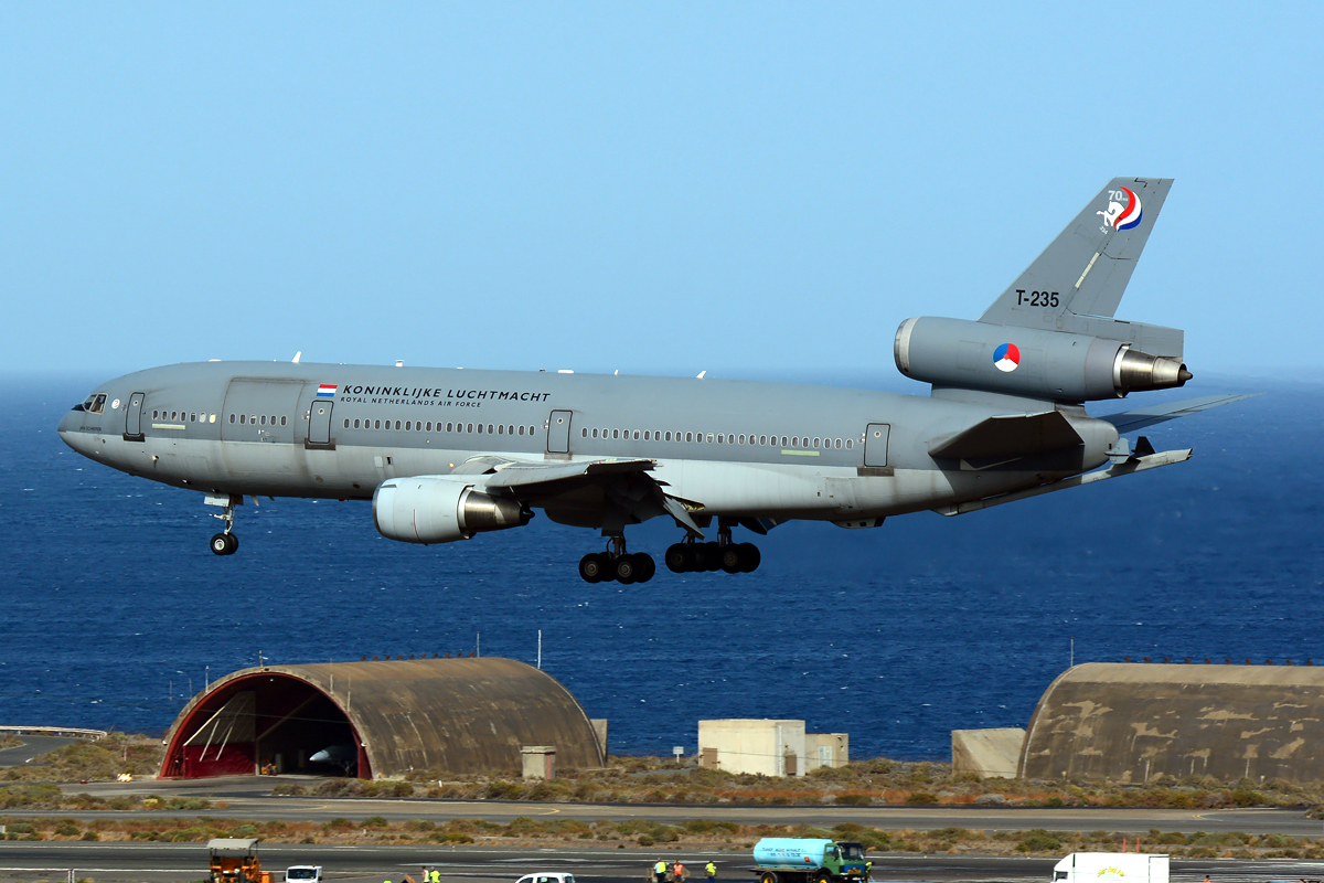 T-235 (46956) 1976 McDonnell Douglas KDC-10-30CF