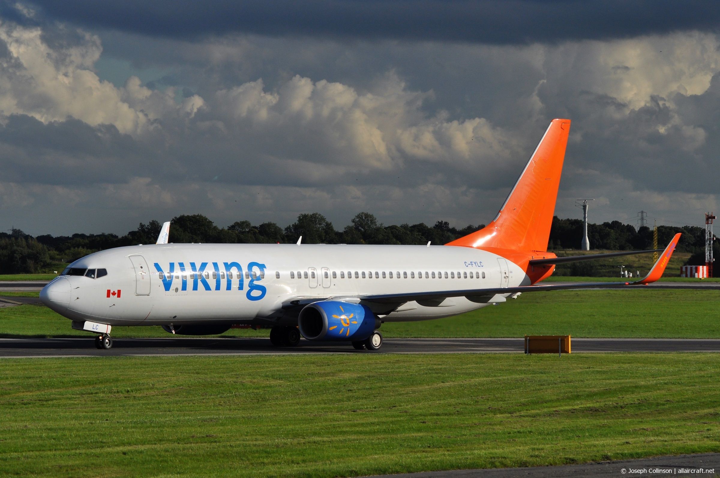 C-FYLC (33029) 2006 Boeing 737-8BK(WL)