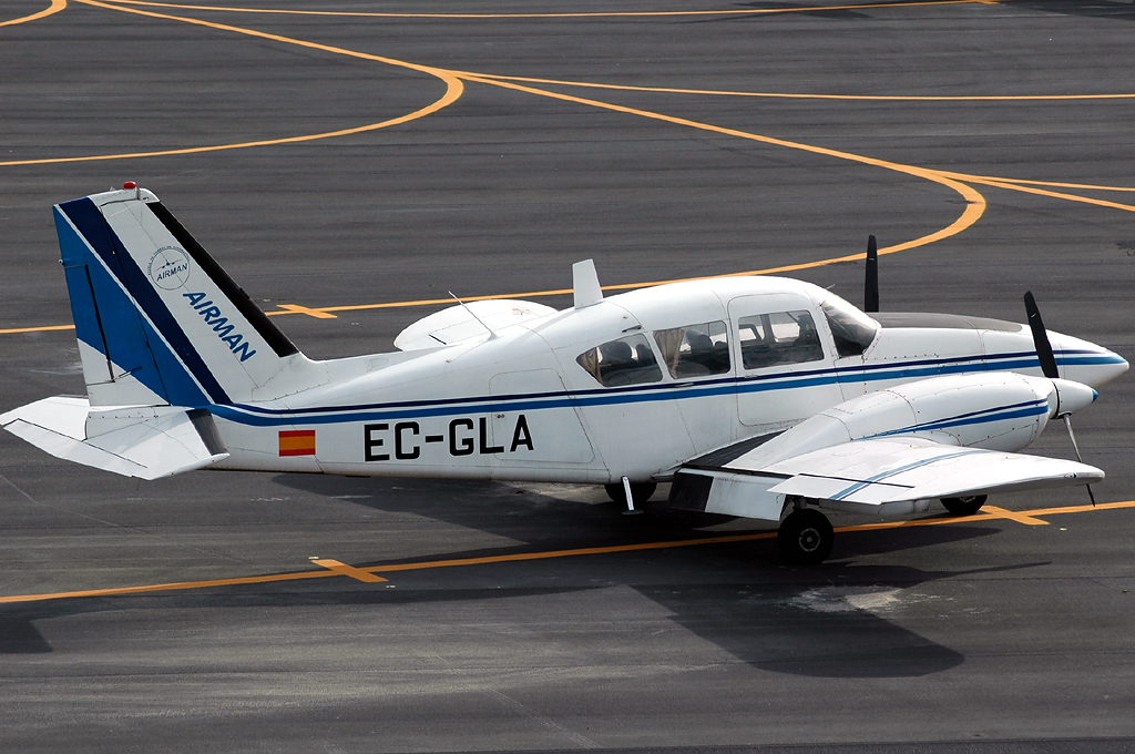 EC-GLA (27-4811) 1972 Piper PA-23-250 Aztec E