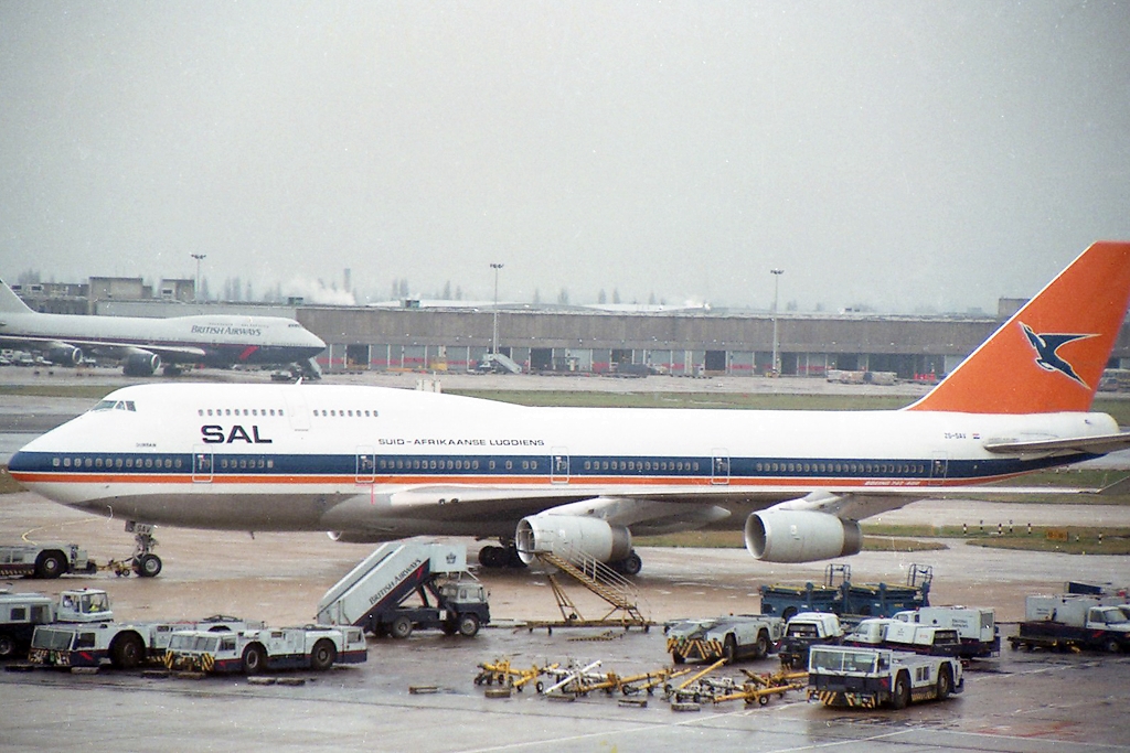 ZS-SAV (24976) 1990 Boeing 747-444