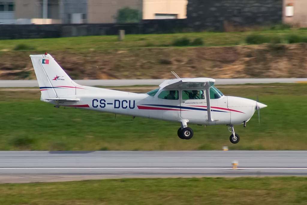 CS-DCU (17267812) 1976 Cessna 172N