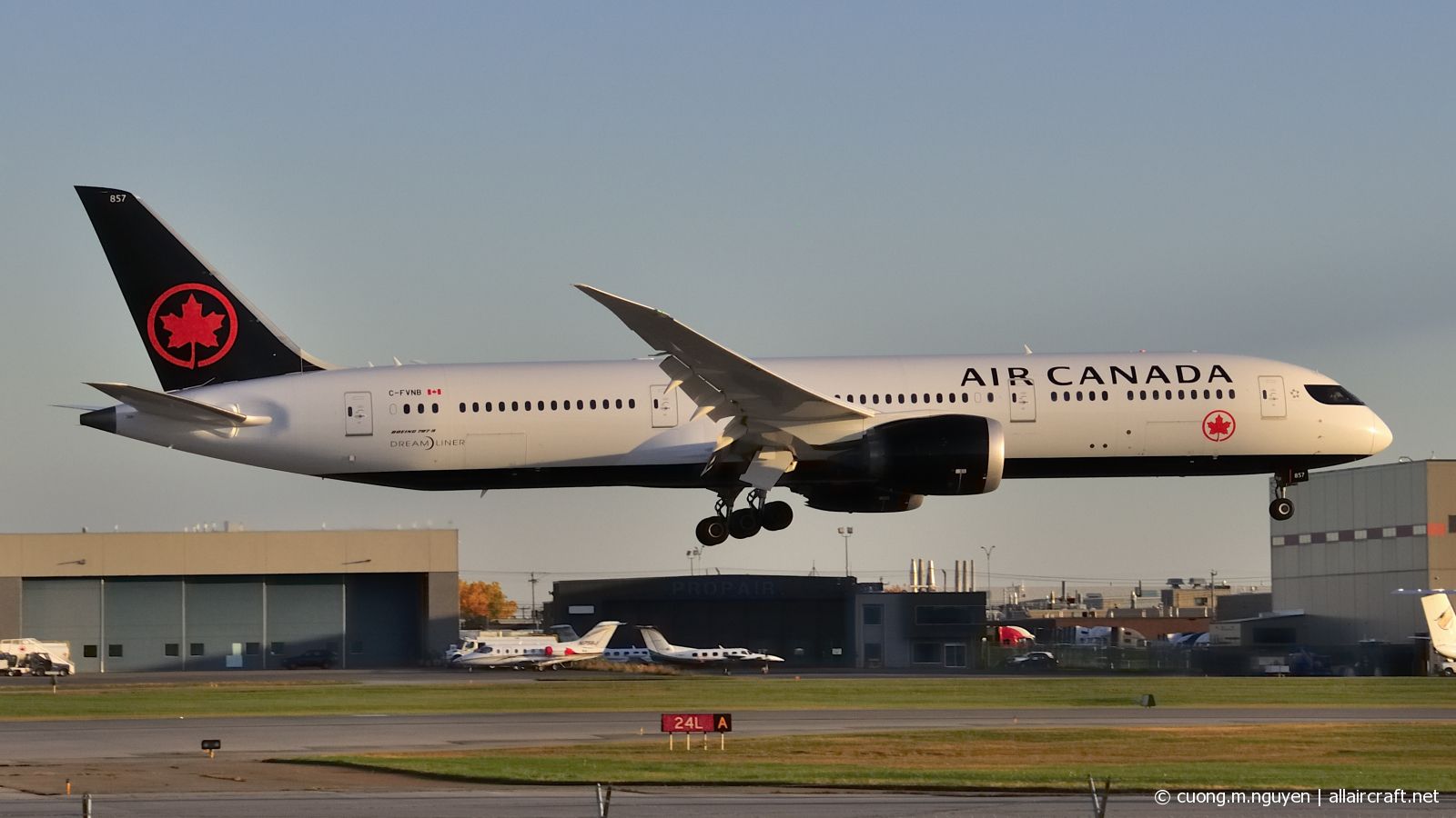 C-FVNB (cn 38359) Boeing 787-9