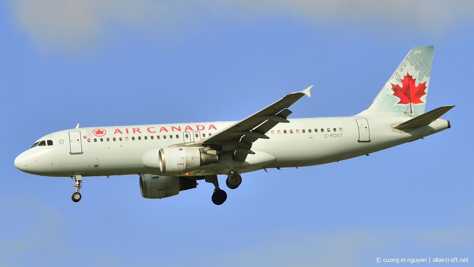 C-FDST (127) 1990 Airbus A320-211