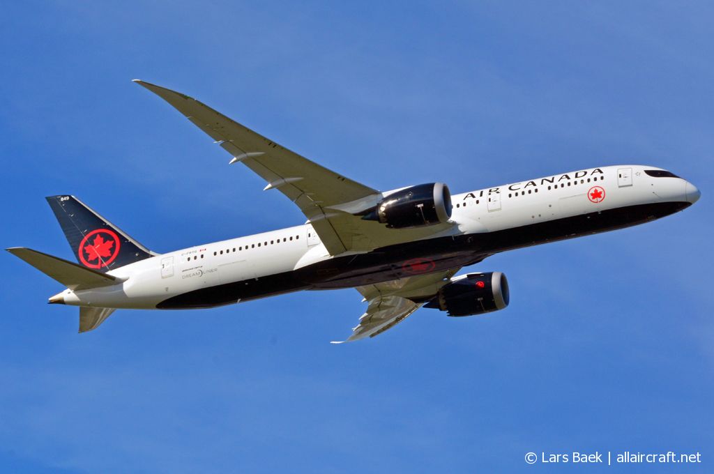 C-FRTG (cn 37184) Boeing 787-9