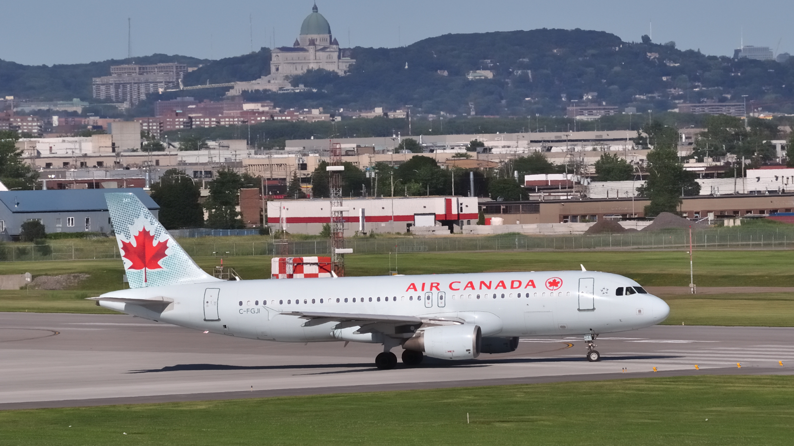 C-FGJI (1787) 2002 Airbus A320-214