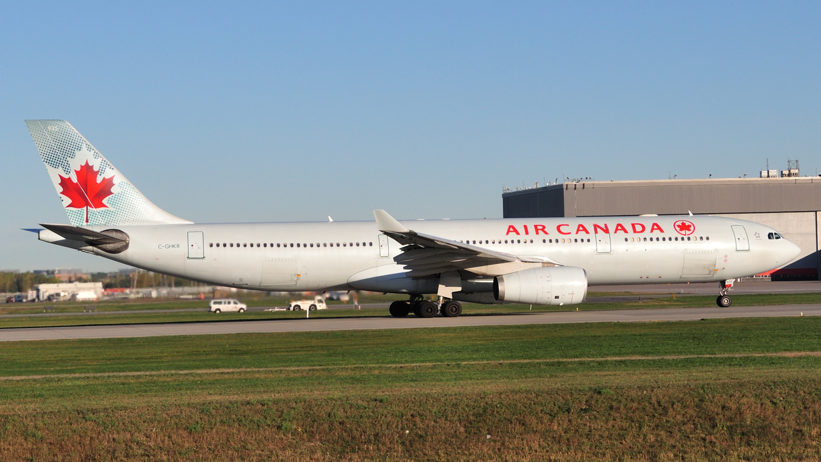 C-GHKR (400) 2001 Airbus A330-343