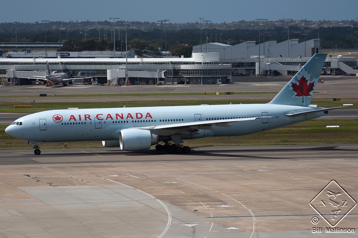 C-FIUF (cn 35243) Boeing 777-233LR