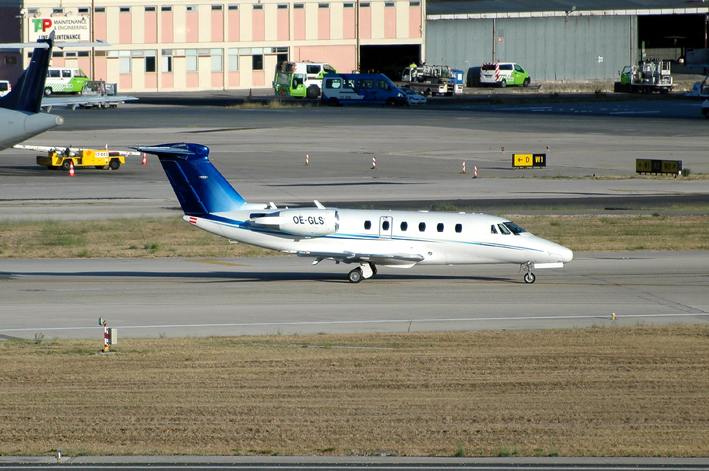 OE-GLS (650-7110) Cessna 650 Citation VII