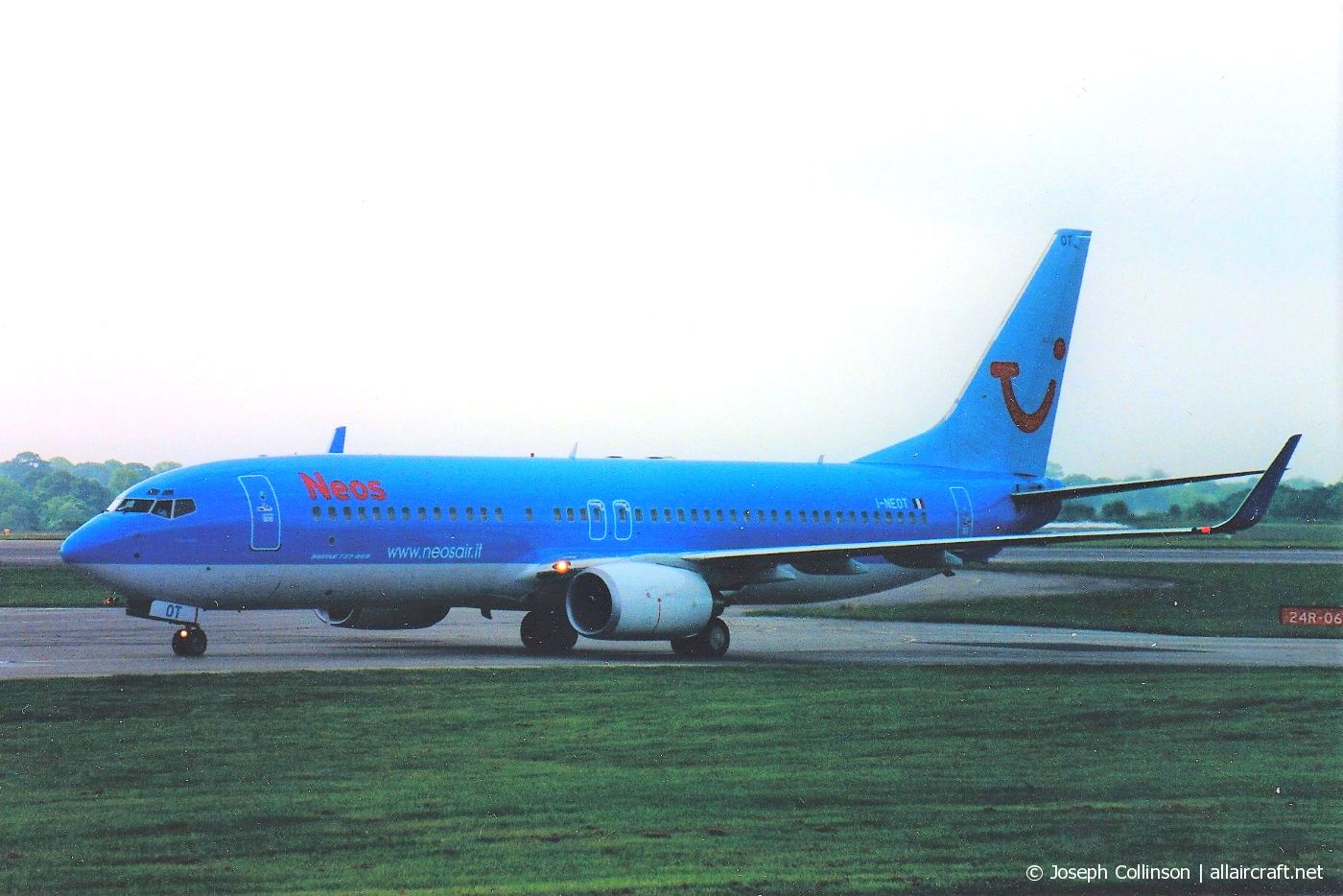 I-NEOT (33004) 2002 Boeing 737-86N(WL)