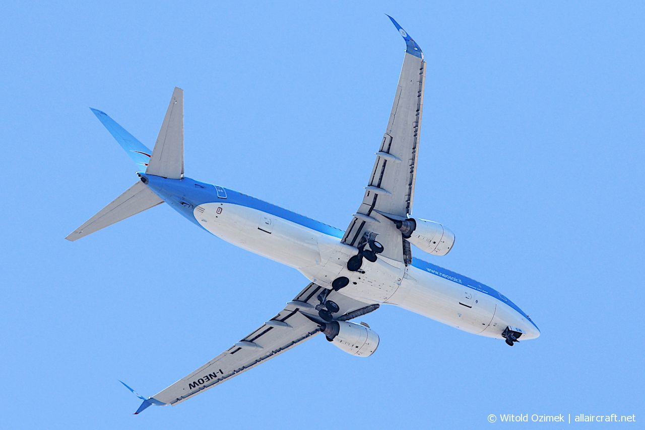 I-NEOW (32685) 2007 Boeing 737-86N WL
