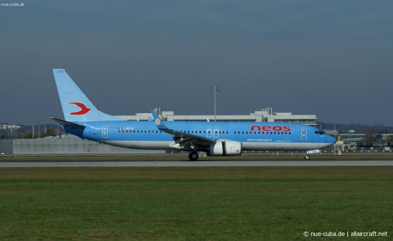 I-NEOS (32733) 2002 Boeing 737-86N WL