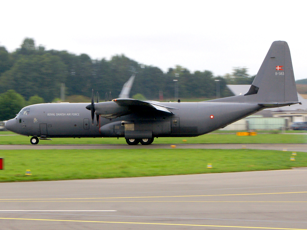 B-583 (382-5583) 2004 Lockheed Martin C-130J-30 Hercules