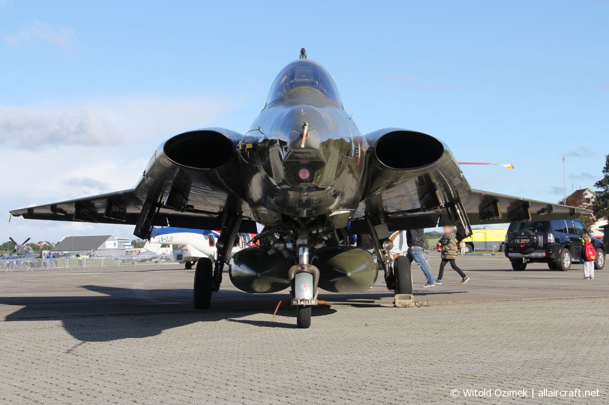 AR-114 (35-1114) 1971 Saab RF-35 Draken