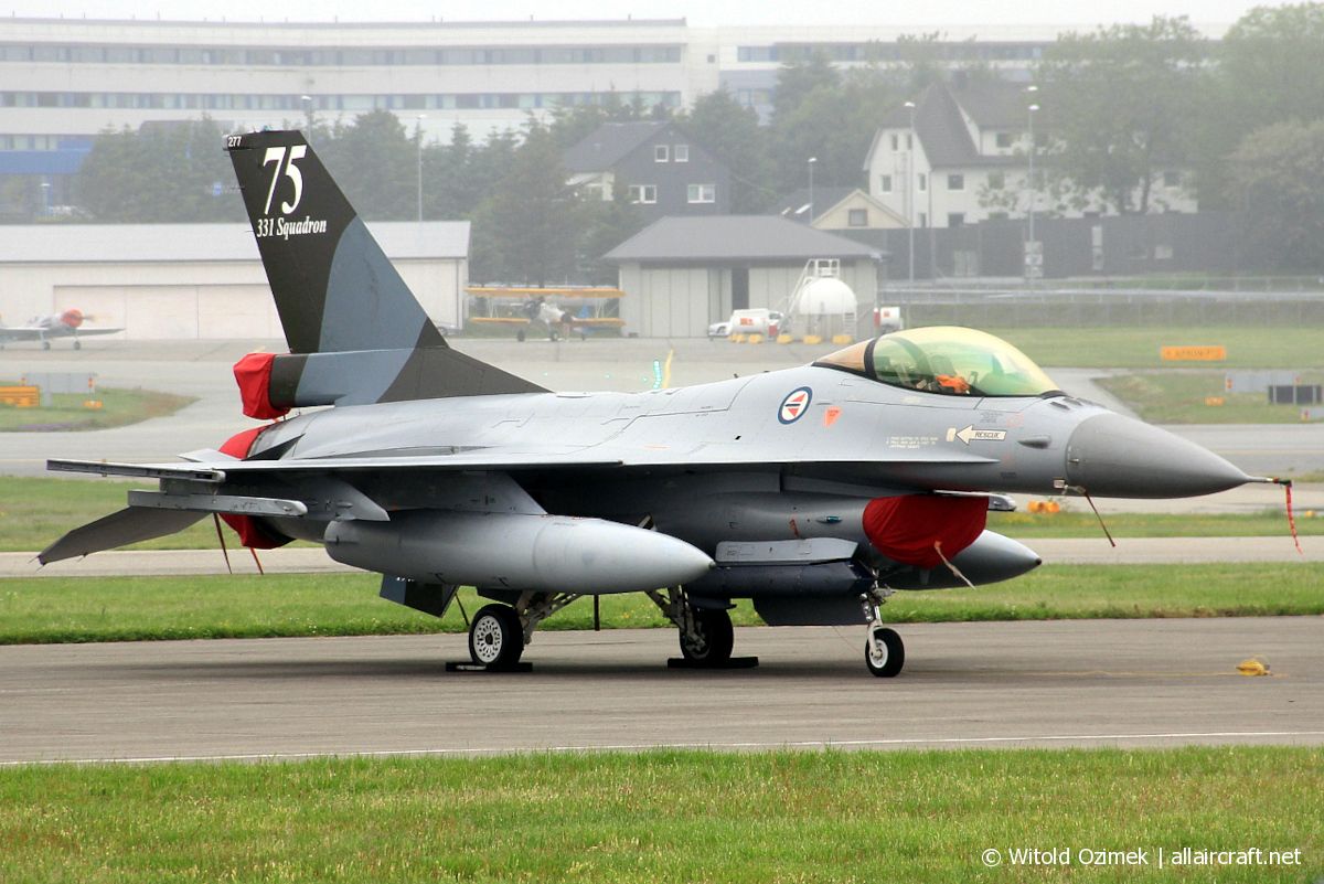 277 (6K-6) 1978 General Dynamics F-16AM