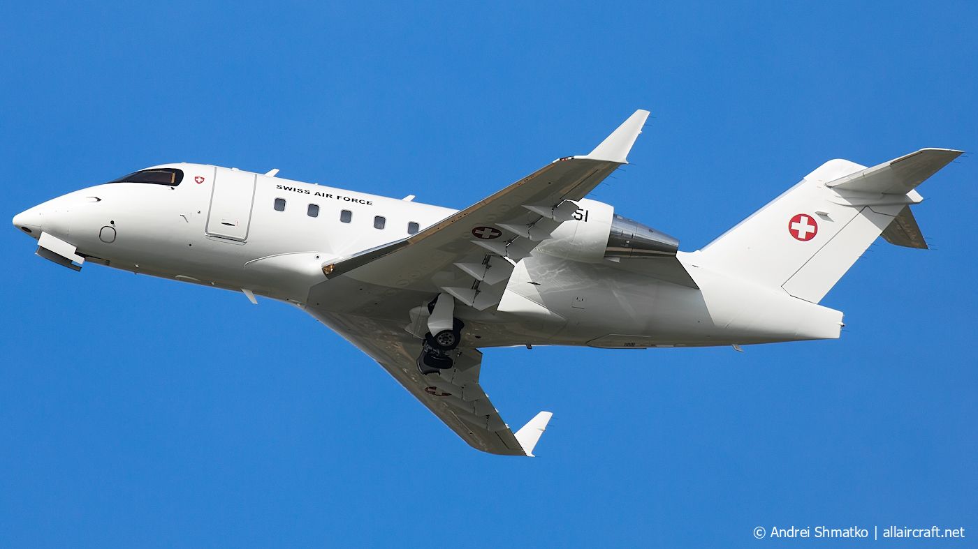 T-751 (5530) 2002 Bombardier Challenger 604