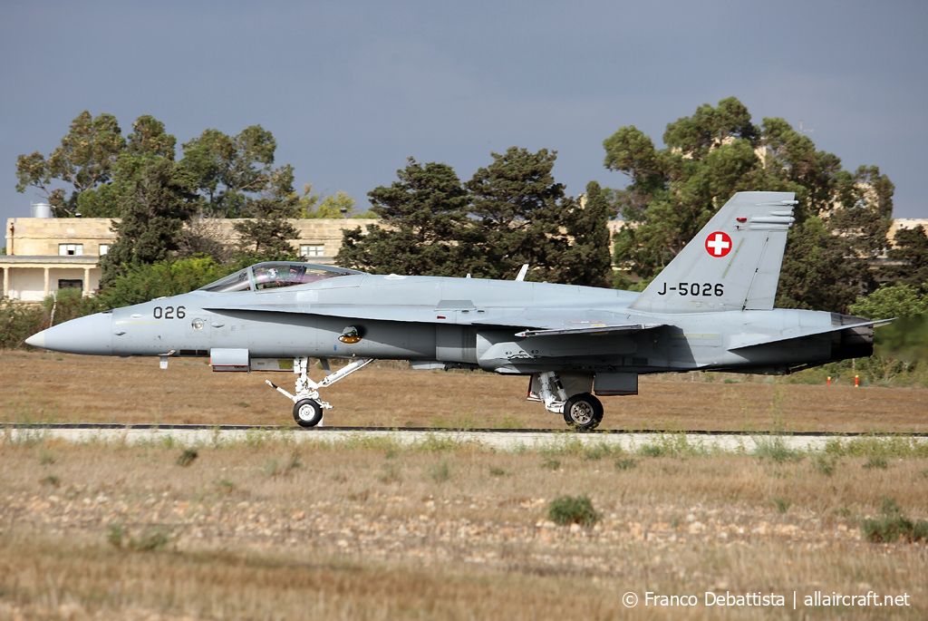 J-5026 (1375) 1999 McDonnell Douglas F/A-18C