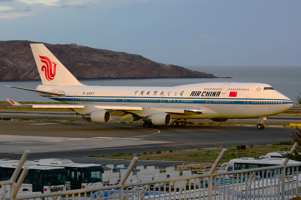 B-2447 · Boeing 747-4J6 · (LPA / GCLP)