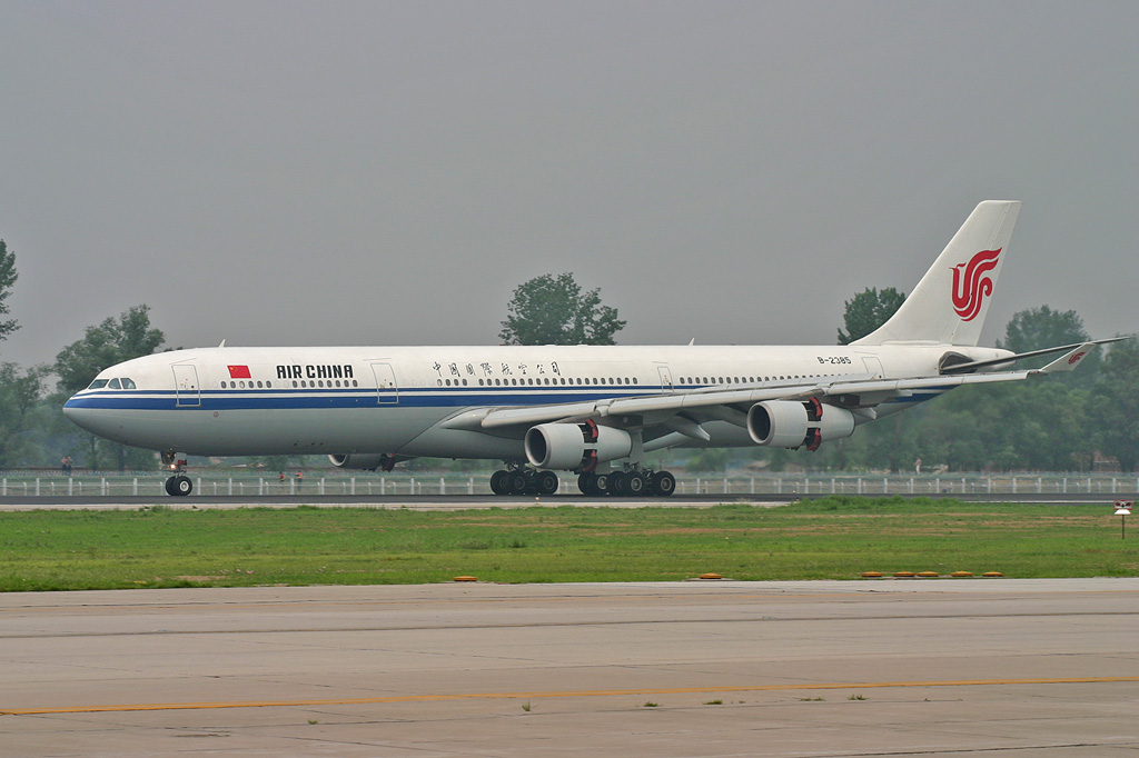 B-2385 (192) 1997 Airbus A340-313X