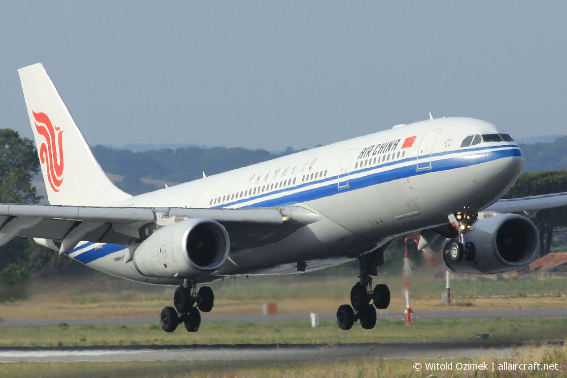 B-6092 (cn 0873) Airbus A330-243