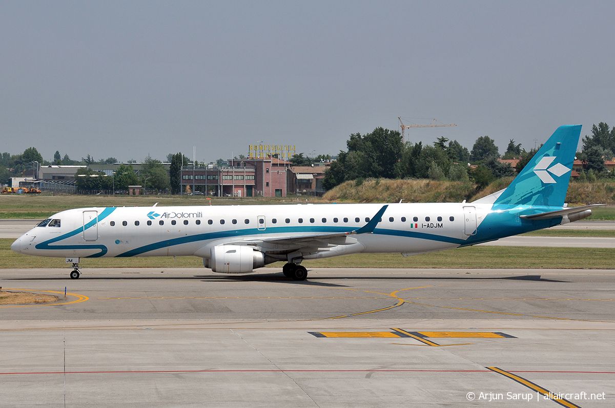 I-ADJM (cn 19000258) Embraer 190-200LR