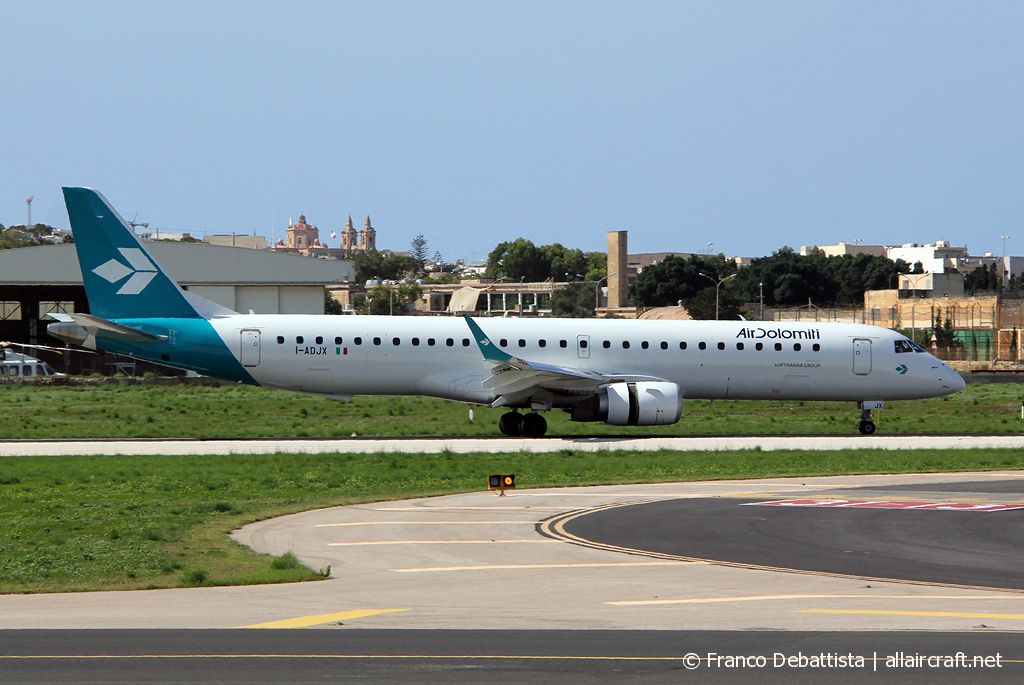 I-ADJX (19000305) Embraer 190-200LR