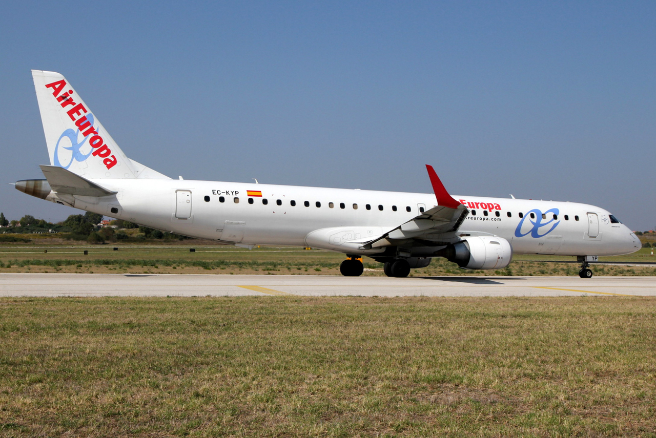 EC-KYP (19000281) 2009 Embraer 190-200LR