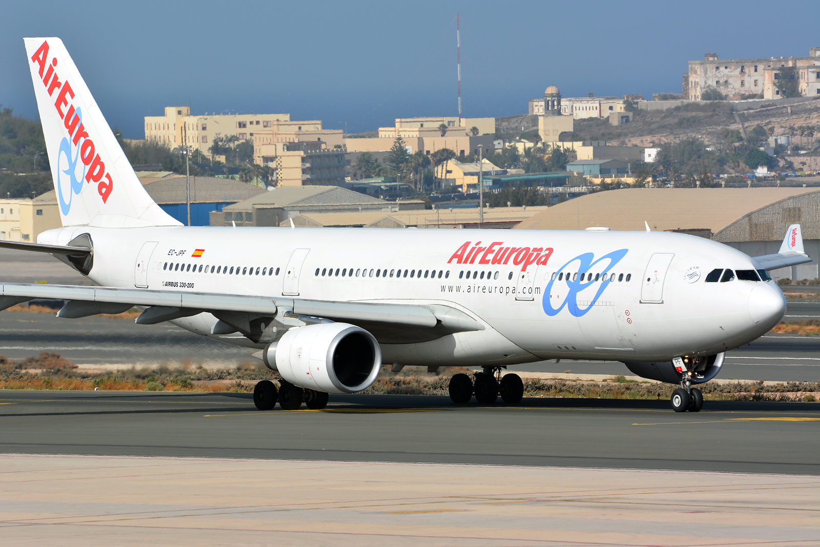 EC-JPF, (cn 733), Airbus A330-202