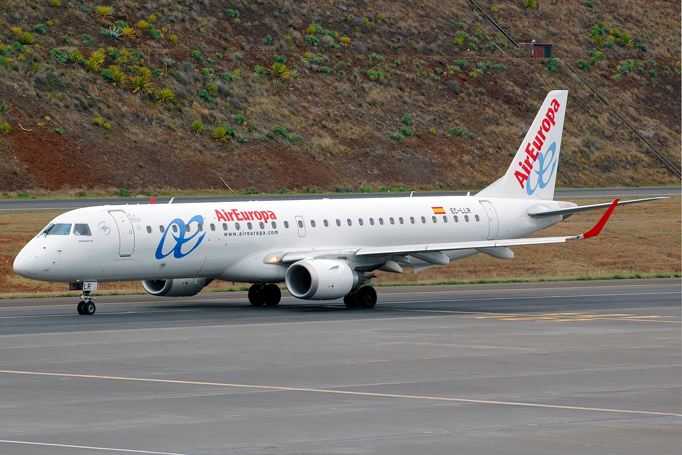 EC-LLR (cn 19000452) Embraer 190-200LR