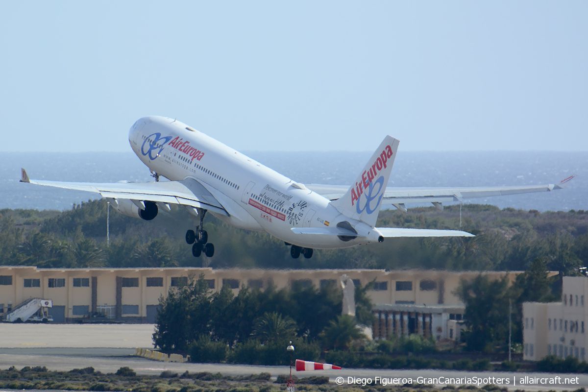 EC-LVL (461) 2002 Airbus A330-243