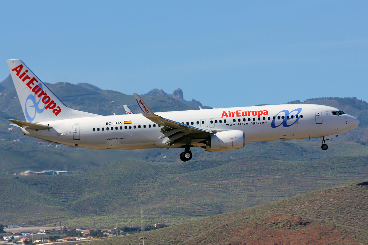 EC-LQX (36589) 2012 Boeing 737-85P(WL)